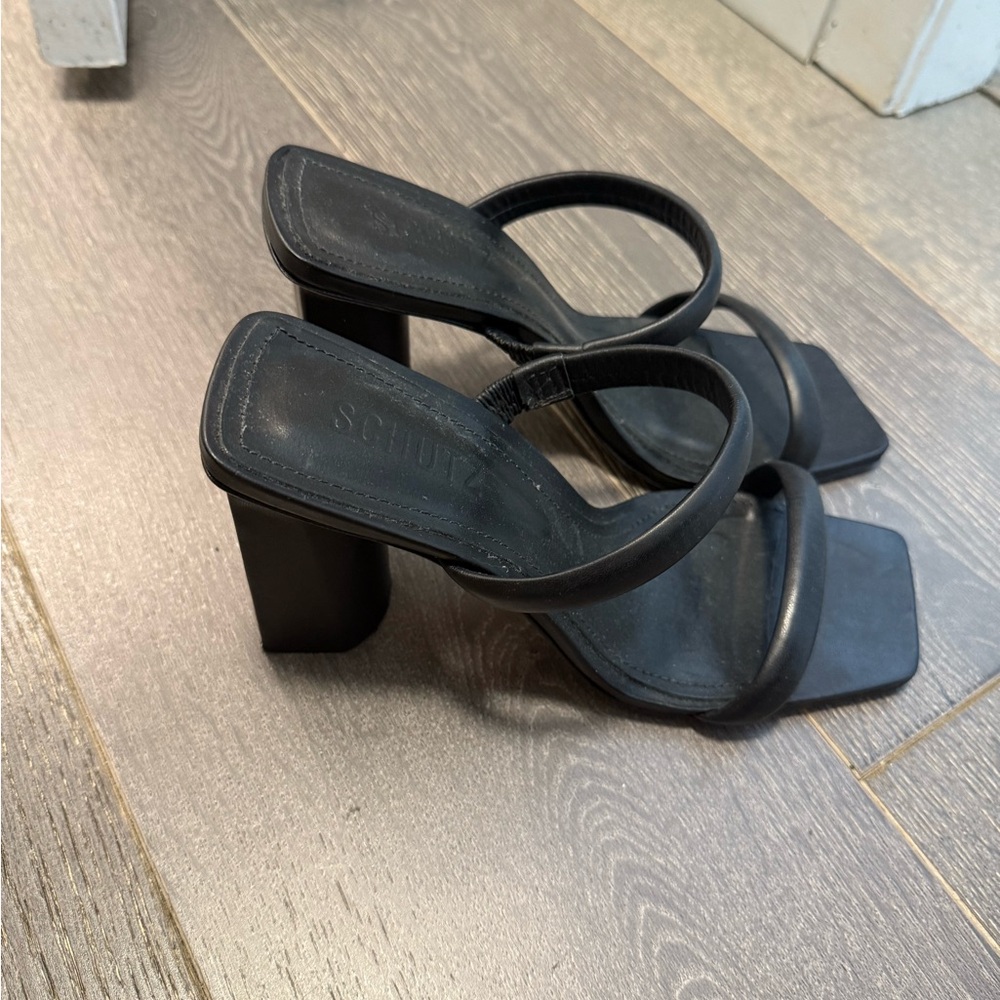 SCHUTZ Black block heel square toe sandals